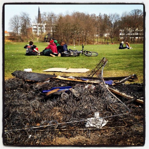 Nach dem Feuer. Foto: Dehli News