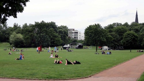 Ob sich die Bewohner der "Oberen Neustadt" über die Merkwürden-Bühne freuen?