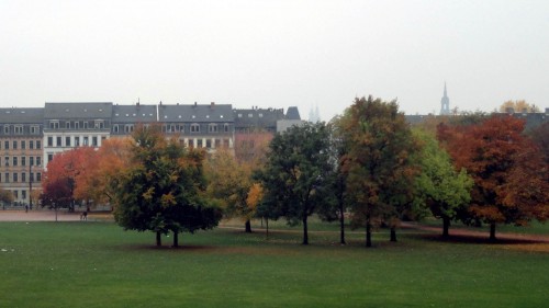 Der Alaunplatz zeigt sich dezent gefärbt.