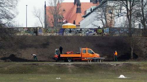 Brunnenmauer freigelegt.