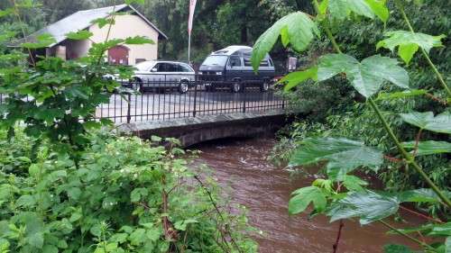 noch eine Handbreit Platz unter der Brücke an der Nordstraße