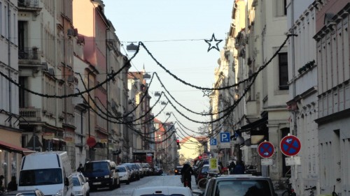 Louisenstraße im Weihnachtskettenrausch