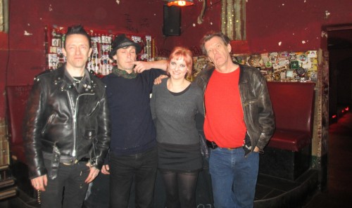 Pete (Bass), Darrell (Guitar), Ich & Eddie (Drums) nach dem Interview in der Chemiefabrik