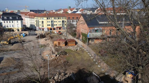 aus dem Parkplatz entsteht eine Turnhalle mit Tiefgarage CC-Lizenzen nc, nd, sa