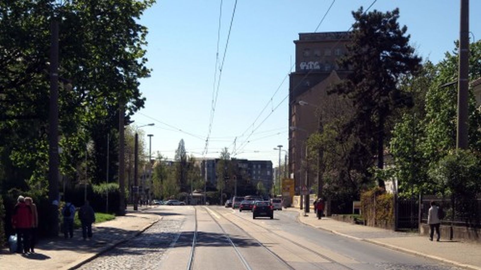 Mehr Platz für den zahllosen Autoverkehr.