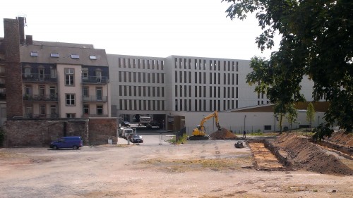 Jetzt wird der BRN-Lustgarten ausgebaggert.