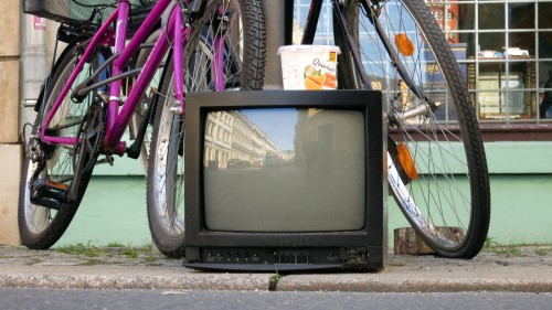 Auf der Prießnitzstraße kann man in die Röhre gucken.