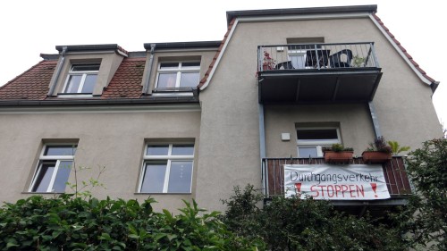 Protestplakat für weniger Verkehr