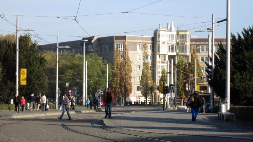 Im ehemaligen Nudelturm ist seit einer Weile ein Ausbrecherparadies beheimatet. Von dort hat man einen schönen Blick über den Platz.