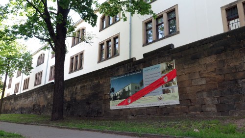 Das Haus an der Marienallee wird schon saniert. Ab Herbst sollen hier möblierte Apartements vermietet werden.