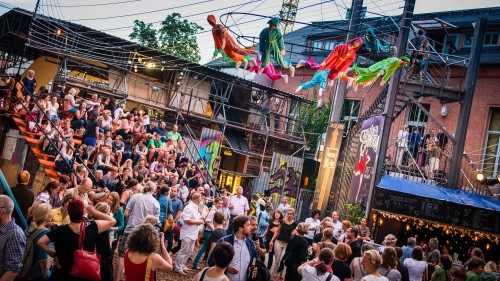 Auch in diesem Jahr werden die Puppen über den Scheune-Garten fegen...Foto: André Wirsig