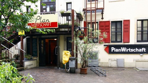 Von außen nahezu unverändert: die Planwirtschaft - Foto: Youssef Safwan