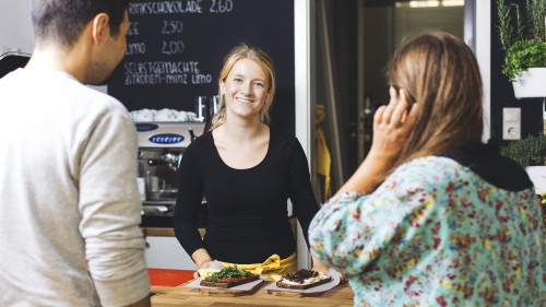 Luisa Dlugay in ihrem Stullenbüro