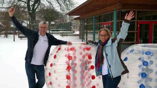 Anja und Steve - Bubble-Fußballer