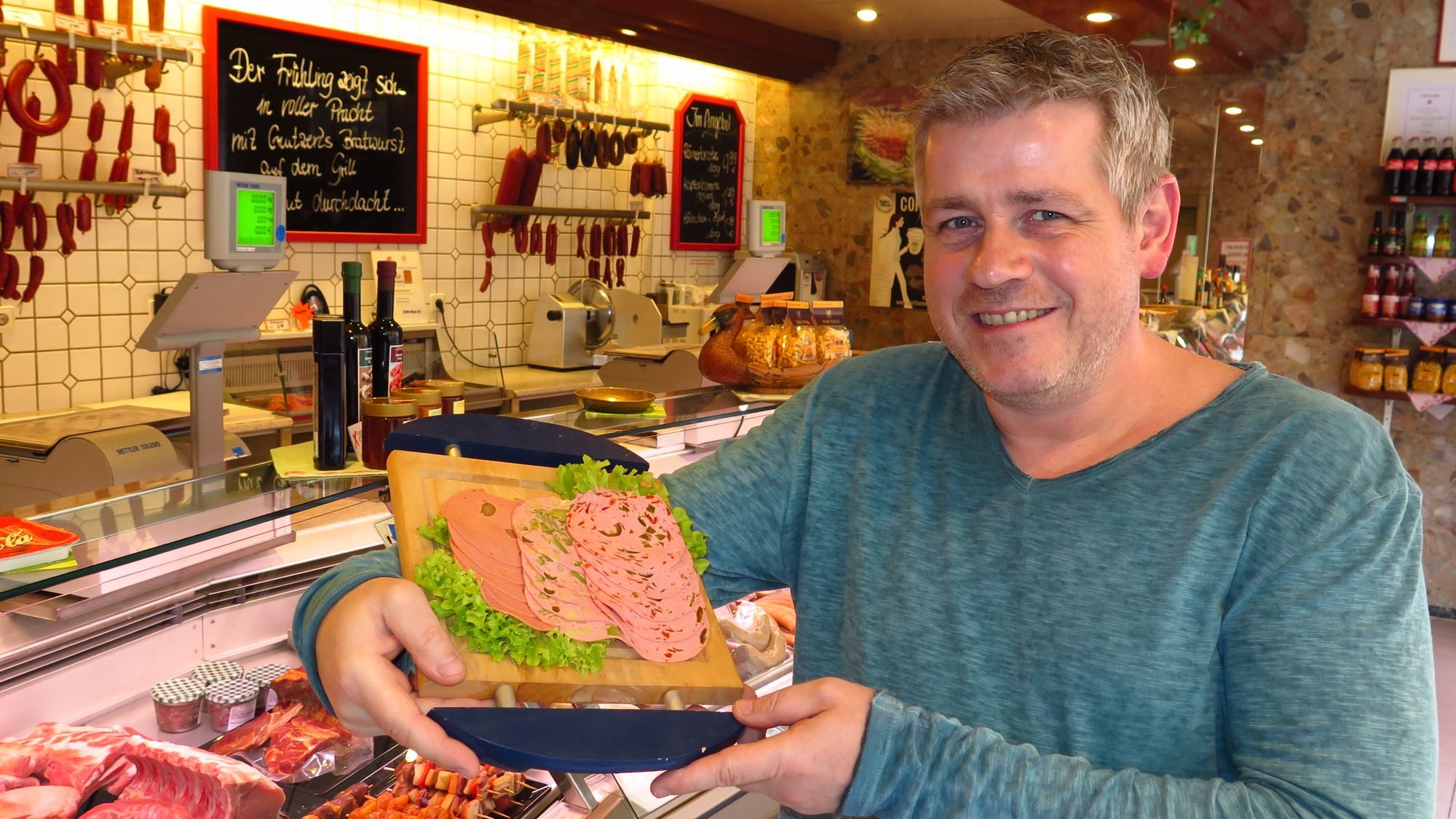 Sieht aus wie Lyoner - aber schmeckt sie auch so. Sven Creutz lädt zum Test.