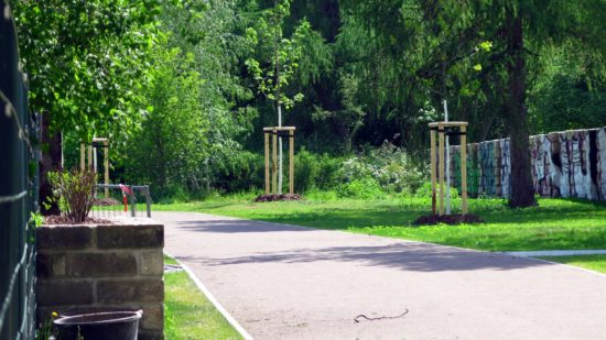 Der neue Weg von der Förstereistraße für Westbesucher.