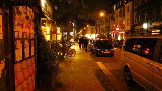 parken auf der Alaunstraße: Zugeparkte Alaunstrasse