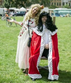 Alina und ein Nachbar beim Kinderfest 2015