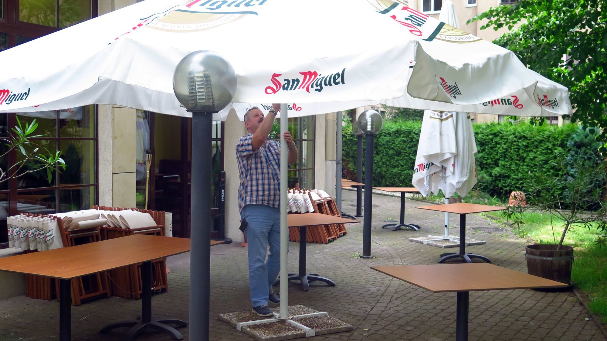 Hans-Joachim Wieczorek im Biergarten