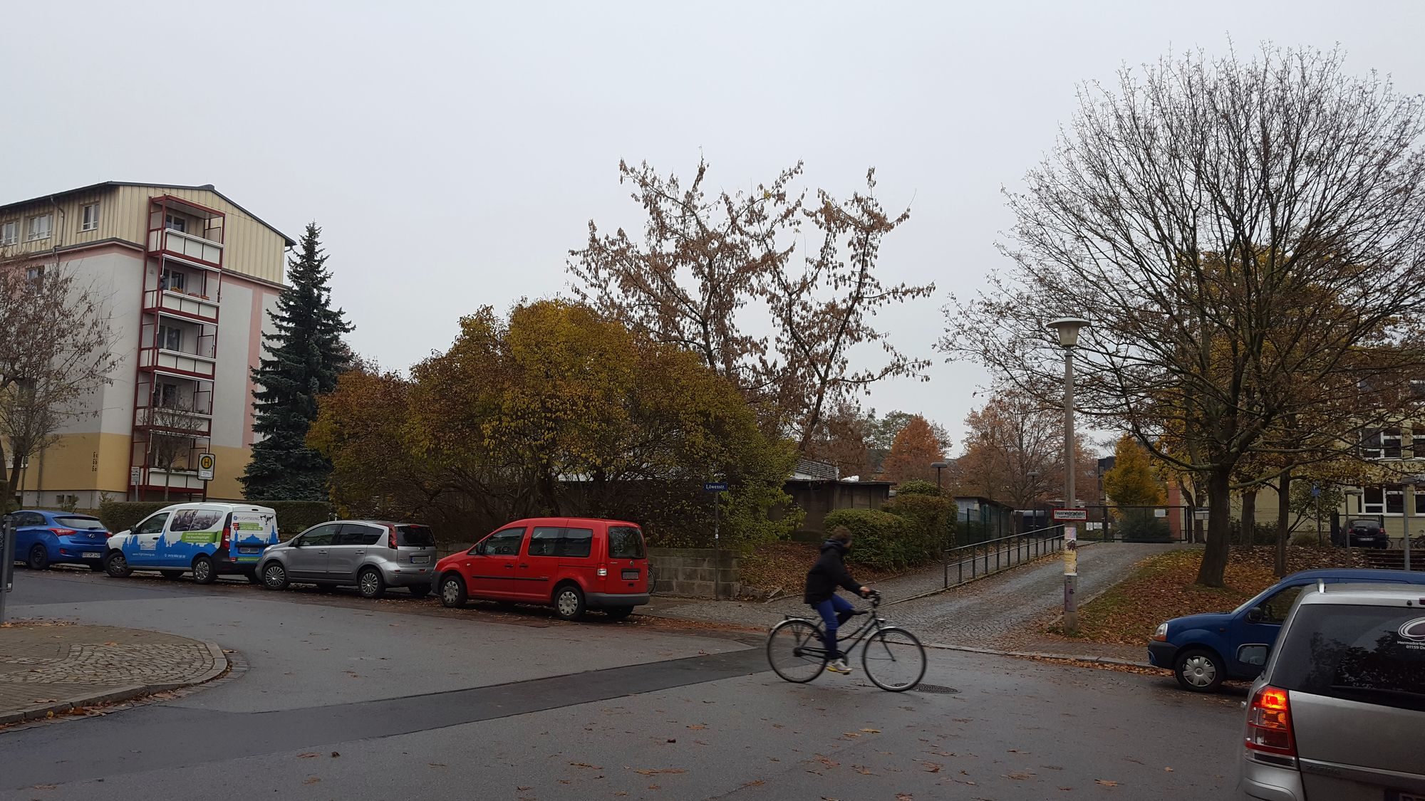 Rosengartenschule an der Kreuzung Carusufer/Löwenstraße