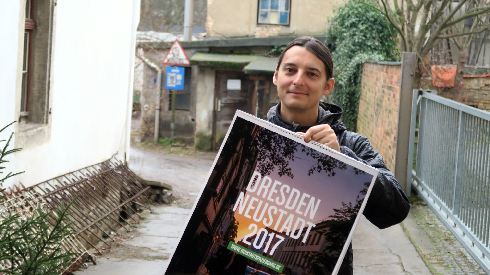 Stephan Böhlig (Böhler) mit Kalender.