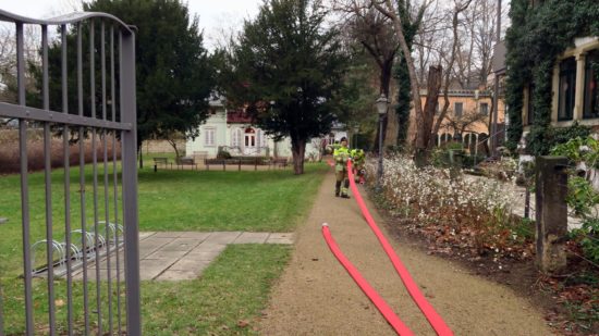 Nach einer Stunde war der "Brand" gelöscht und die Feuerwehrleute konnten ihre Schläuche einrollen.