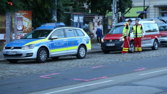 Polizei und Unfallforschung ermitteln den Verlauf des Unfalls.