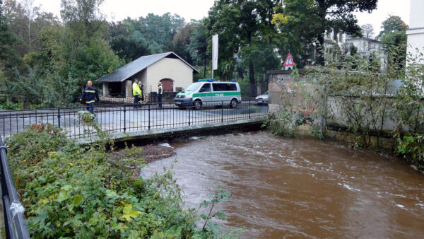 Polizei im Einsatz an der Prießnitz