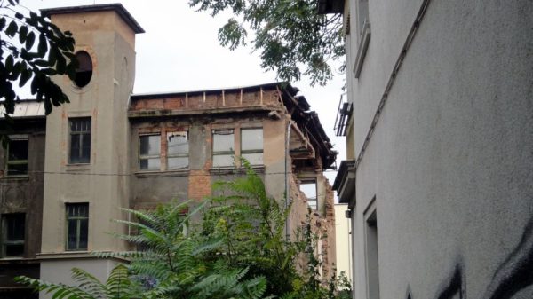 An der Stelle des alten Dental-Riegels entsteht nun ein Wende-Platz für LKW.