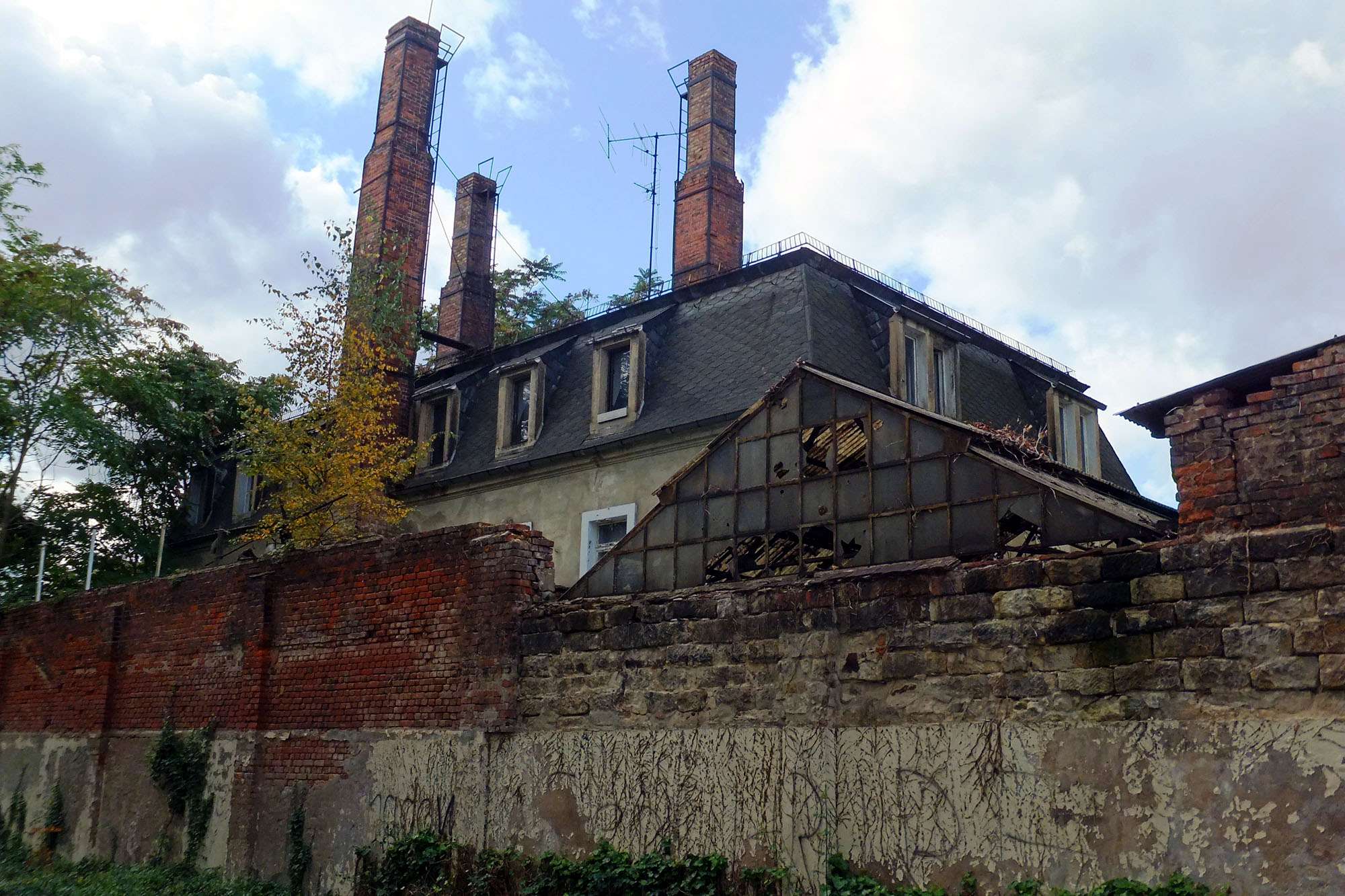 Ruine im Hinterhof