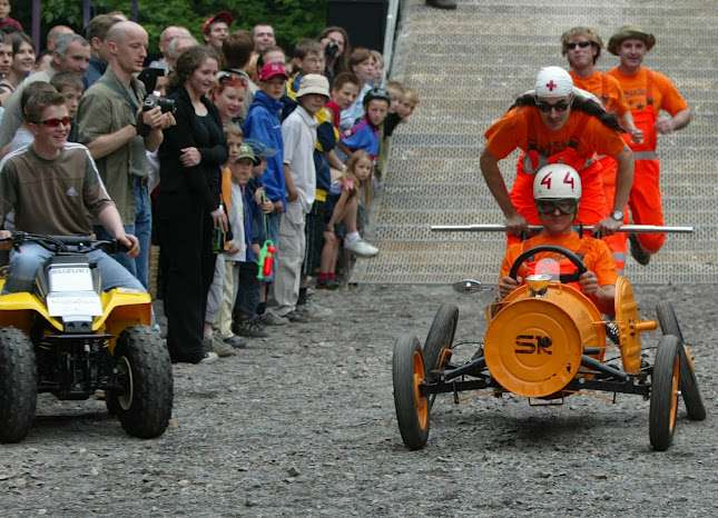 Seifenkistenrenner in orange - 2003 Foto: PR