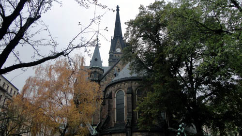 Martin-Luther-Kirche von hinten.