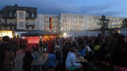 Lustgarten mit Lichtkunst von Claudia Reh und der größten BRN-Flagge