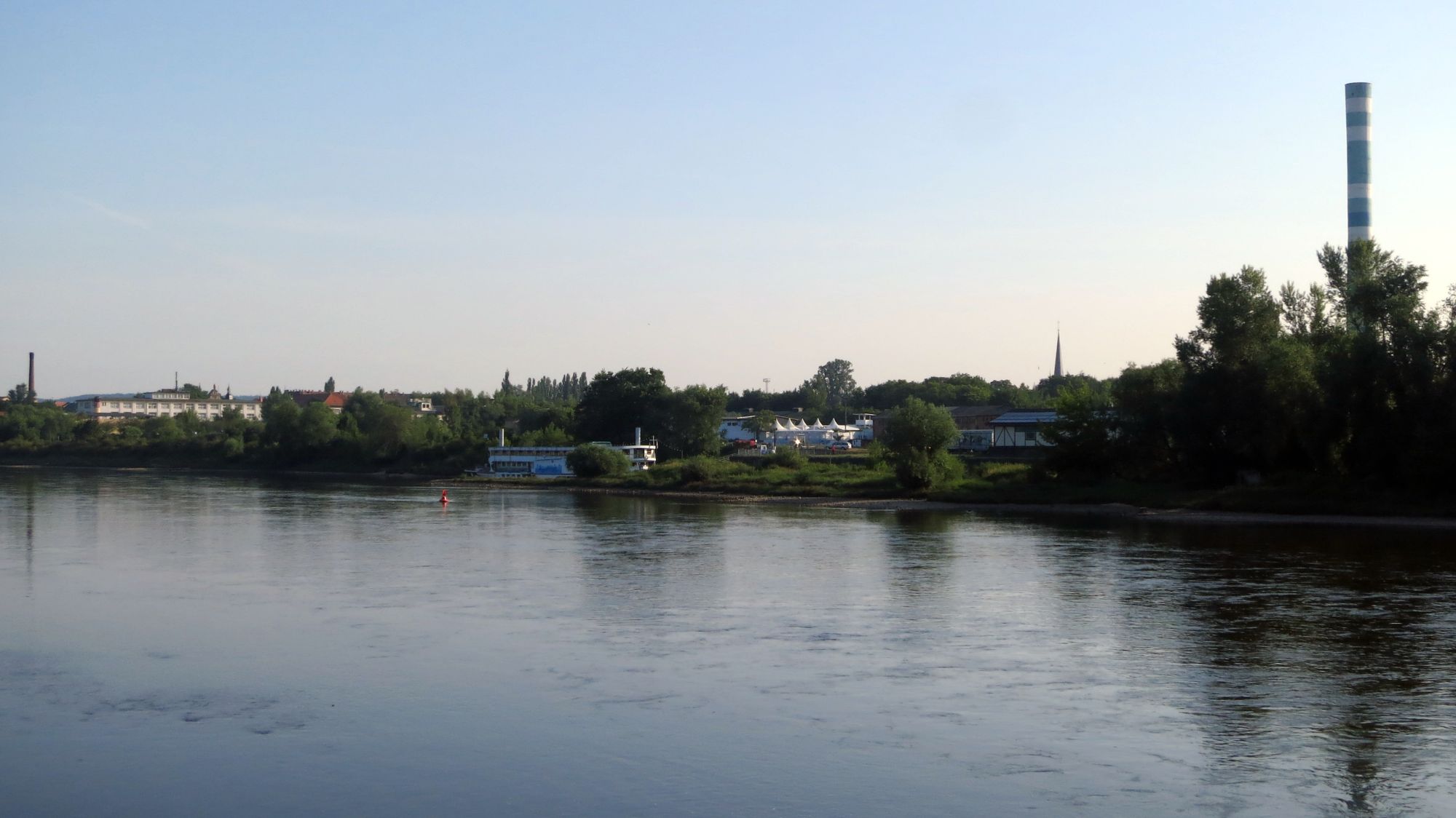 Der Neustädter Hafen, es geht um das Gelände zwischen Elbe und Leipziger Straße