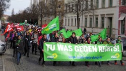 Auf der Königsstraße war der Zug auf etwa 600 Teilnehmer angewachsen.