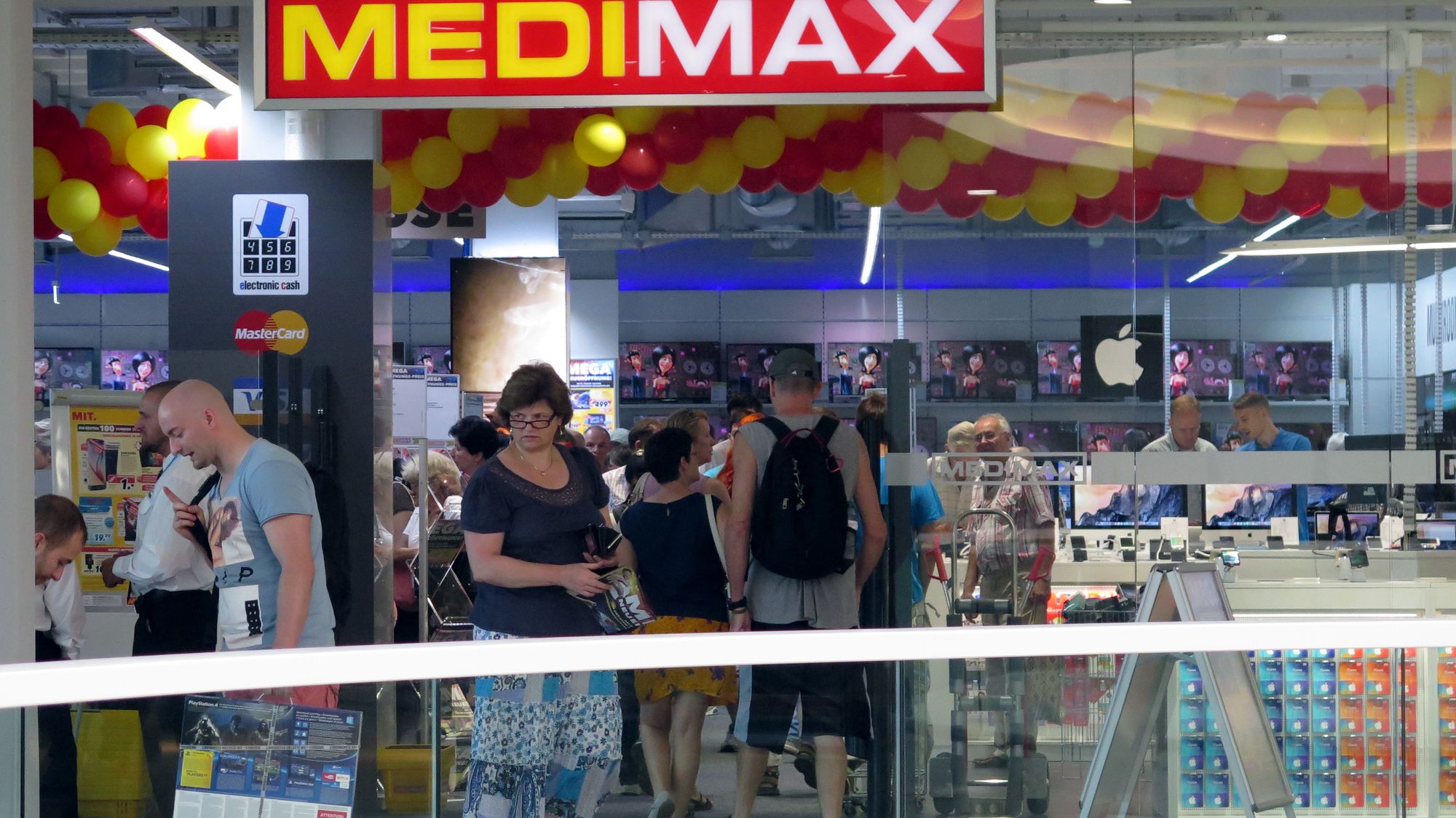 Medimax Dresden-Neustadt zur Eröffnung im August 2015 - Foto: Archiv Anton Launer