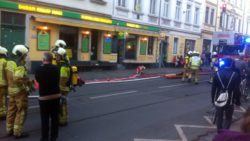 Mit ingesamt neun Fahrzeugen war die Feuerwehr vor Ort.