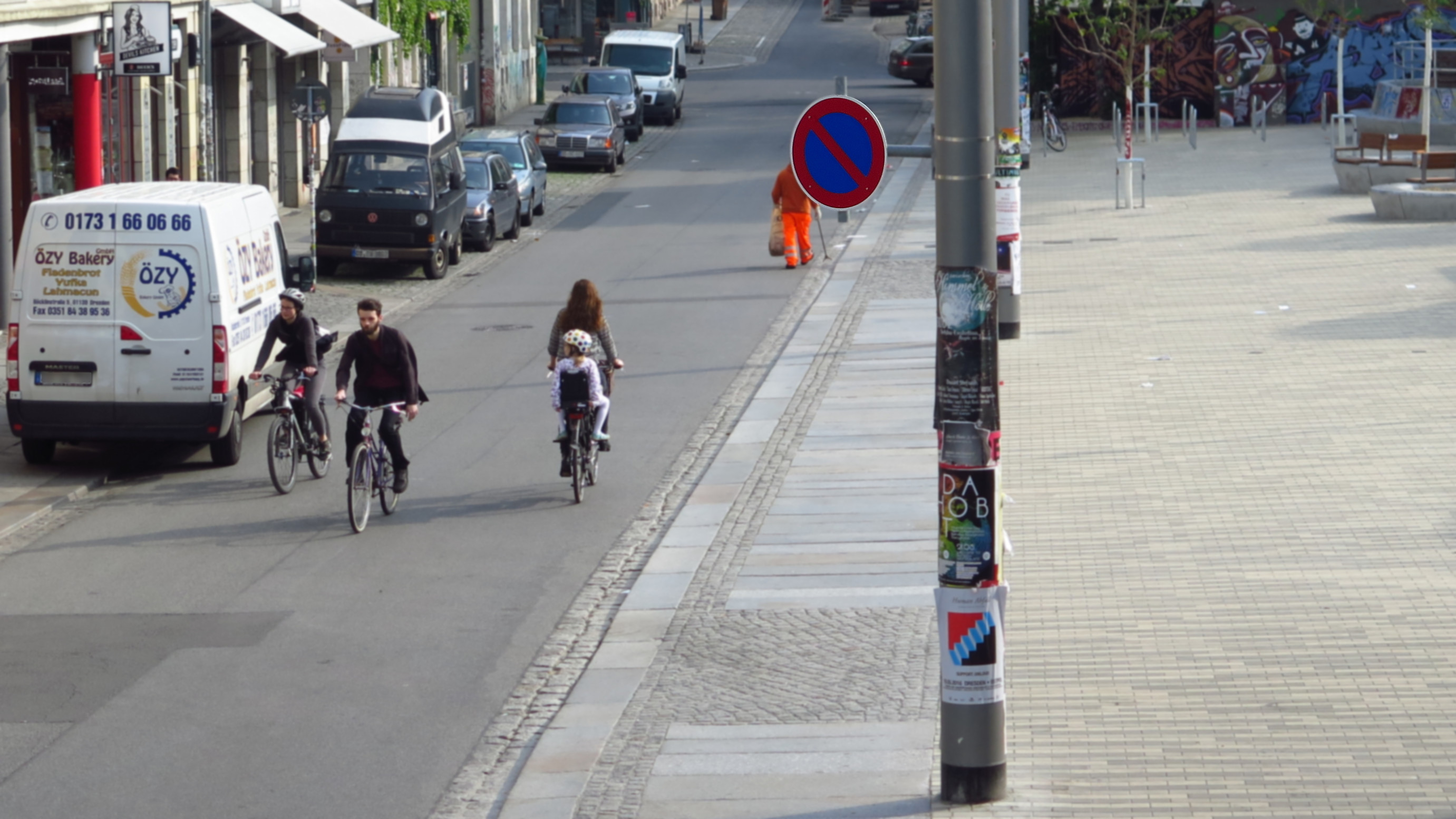 Seit gestern ist wieder Parken verboten auf der Alaunstraße.