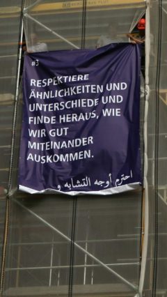 Plakat an der Martin-Luther-Kirche