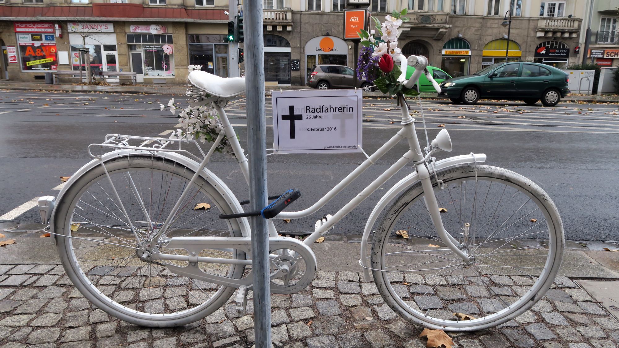 Geisterrad an der Kreuzung Rothenburger-/Bautzner Straße