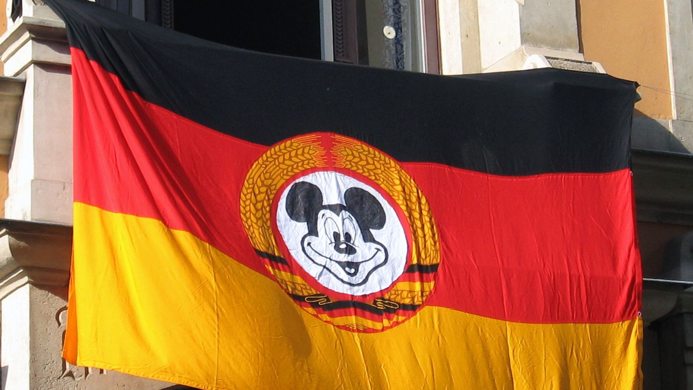 BRN-Flagge auf der Louisenstraße - Foto: Archiv 2008