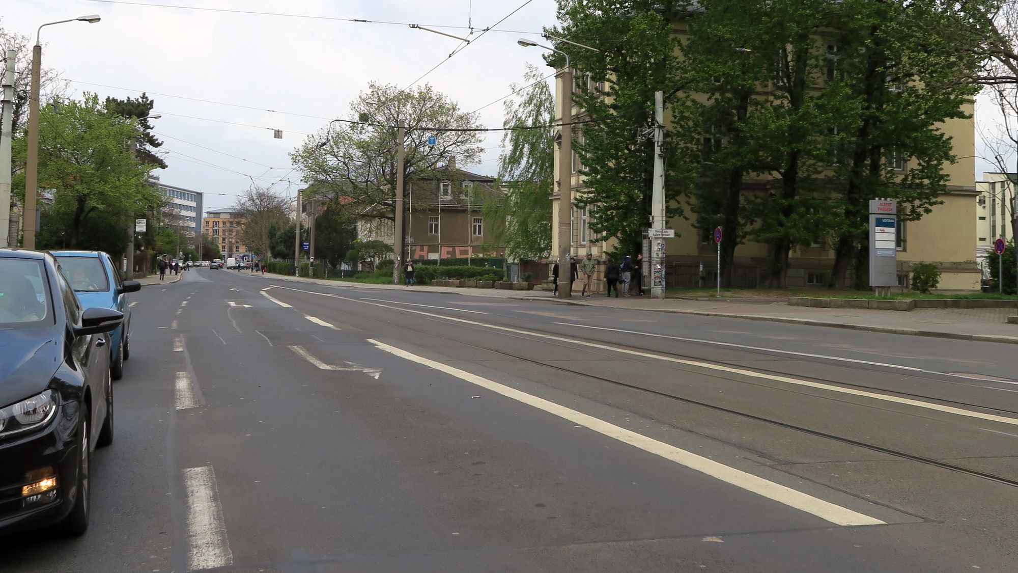 Königsbrücker Straße zur Mittagszeit.