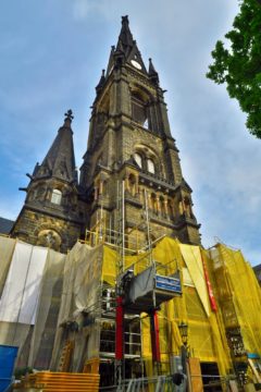 Fast fertig. Zum Stadtteilfest "BRN" wird kein Gerüst mehr stehen.