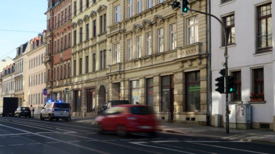 Blitzt jetzt auch bei Tempoverstößen. Blitzer an der Bautzner Straße.