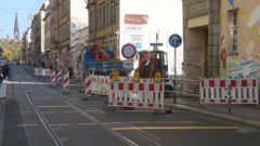 Direkt an der Baustelle steht noch ein zweites Einfahrt-Verboten-Schild.