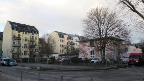 Das Hinterhaus soll einem, vermutlich höheren, Neubau weichen.