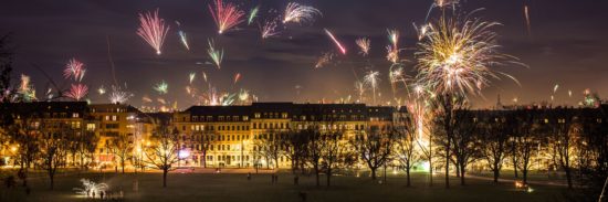 Feuerwerke über Dresden - zu Silvester ändert sich nichts - Foto: Archiv/Robert Seifert