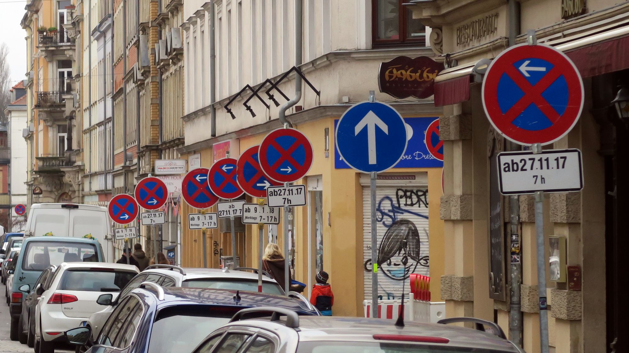 Auf der Louisenstraße soll es lichter und grüner werden, fordert rot-rot-grün