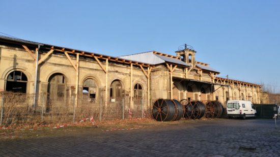 Der Alte Leipziger Bahnhof, zur Zeit mit einem Schutzdach gesichert.