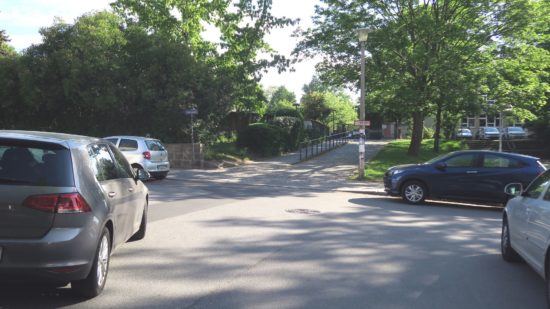 Eltern fordern mehr Verkehrssicherheit vor der Rosengartenschule